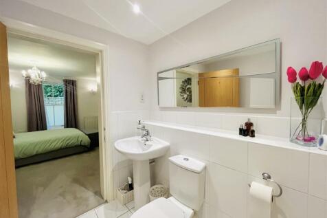 Bed 1 En Suite