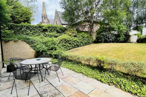 Patio and Gardens (2).jpg