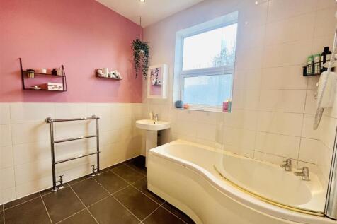 Bathroom Aspect 2