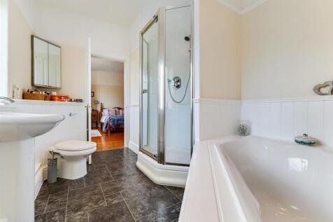 Bedroom 1 En Suite