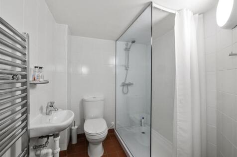 Lower GF Shower Room