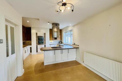 Live In Dining Kitchen