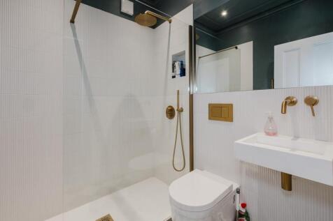 GF Shower Room