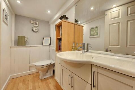 Lower Ground Floor WC