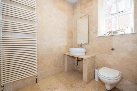 Bed 1 En Suite