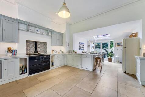 Live In Dining Kitchen
