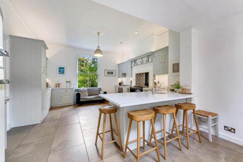 Live In Dining Kitchen