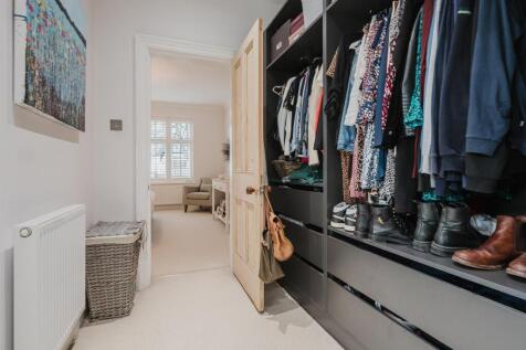 Bed 1 Dressing Room