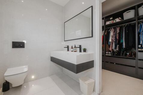 Bed 1 En Suite