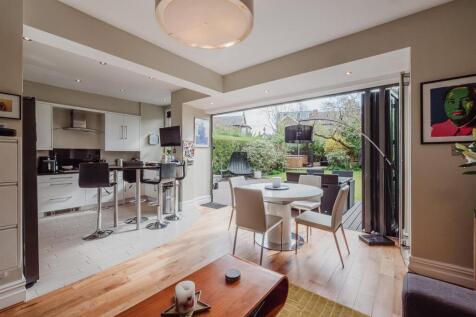 Live In Dining Kitchen