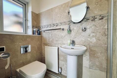 Bed 1 En Suite