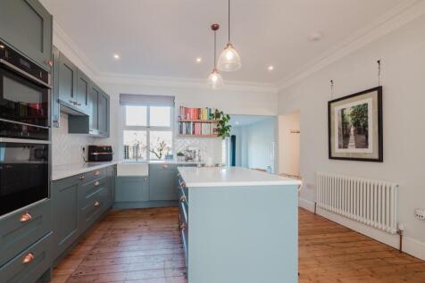 Breakfast Kitchen Aspect 2