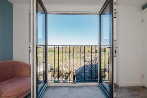 PB4 Balcony Aspect