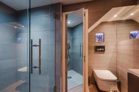 En Suite Shower Room - Bed 2