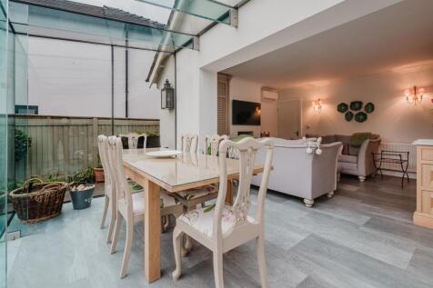 Dining Area 2