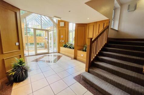 Communal Entrance Hall Aspect 2