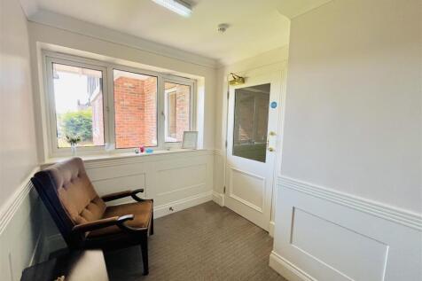 Entrance Area 2