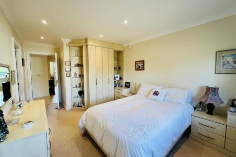Principal Bedroom 1 Aspect 2