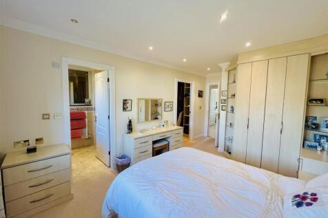 Principal Bedroom 1 Aspect 3