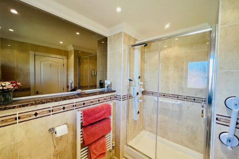 En Suite Shower Room Aspect 2