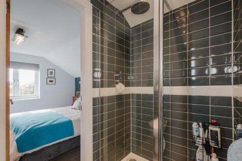Bed 1 En Suite