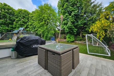 Entertaining Area 2