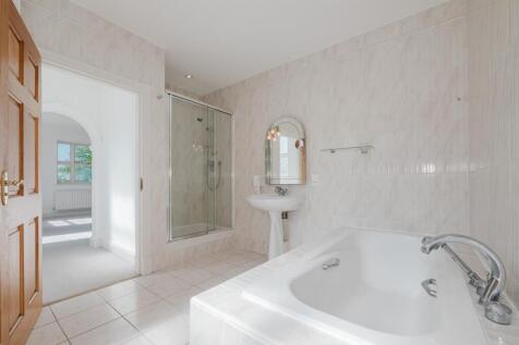 Bed 1 En Suite