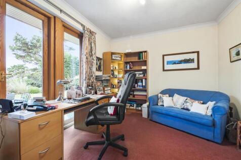 Bedroom 3/Study