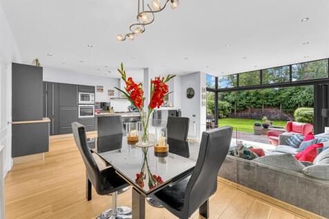 Live In Dining Kitchen