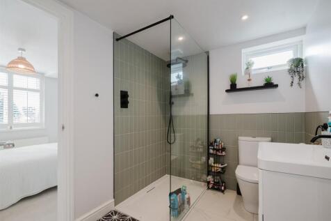 Bed 1 En Suite