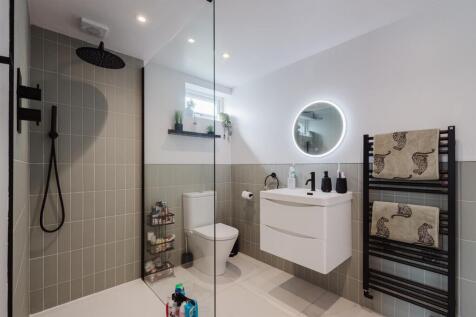 Bed 1 En Suite
