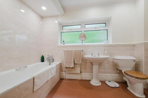 Bed 1 En Suite