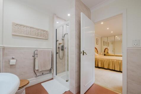 Bed 1 En Suite
