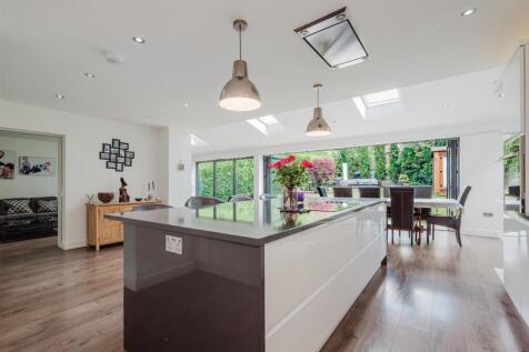 Live In Dining Kitchen