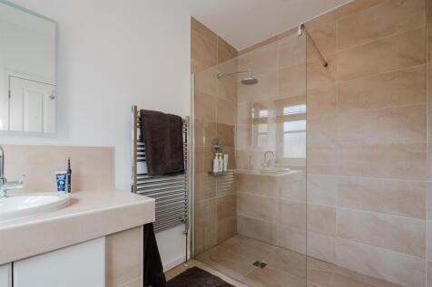 Bed 1 En Suite