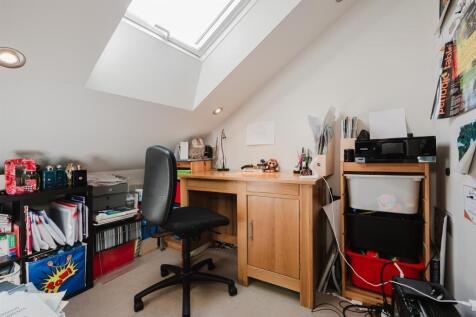 Bedroom 2 Study Area