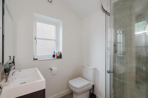 Bed 2 En Suite