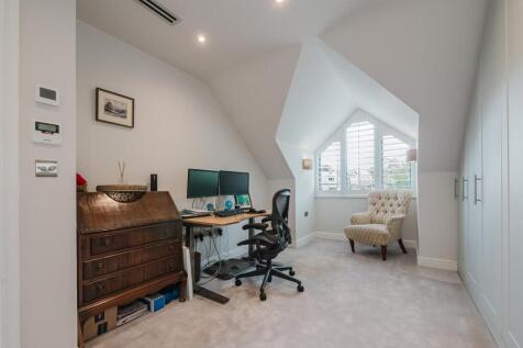 Dressing Room/Bedroom 6