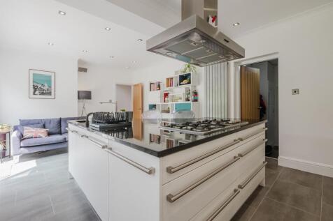 Live In kitchen