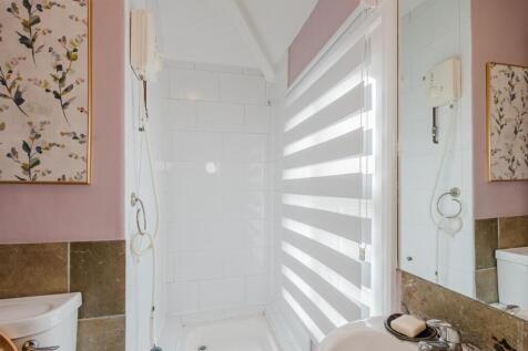 Bed 1 En Suite