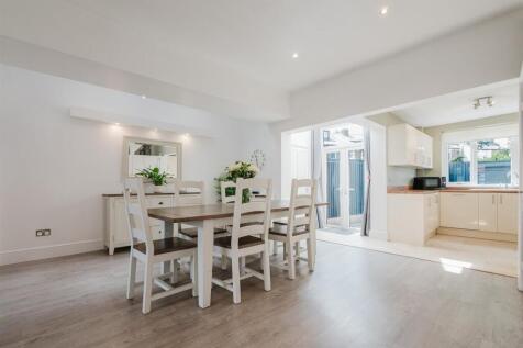 Live In Dining Kitchen
