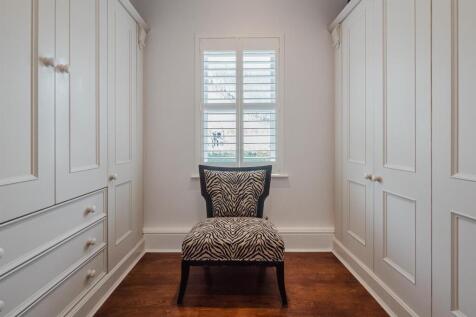 Bed 1 Dressing Room