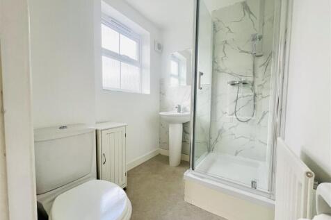 Bed 1 En Suite