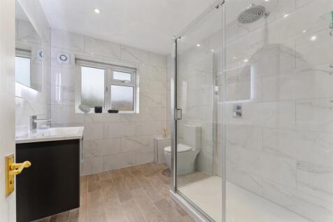 Bed 1 En Suite