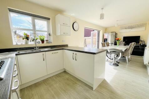 Live In Dining Kitchen