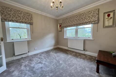 Dining Room/Bedroom 3