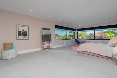 Principal bedroom