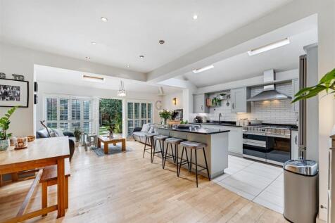 Live In Dining Kitchen