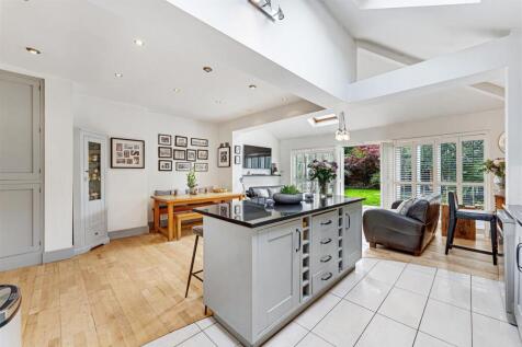 Live In Dining Kitchen