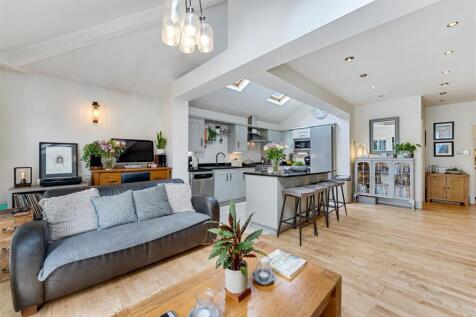 Live In Dining Kitchen